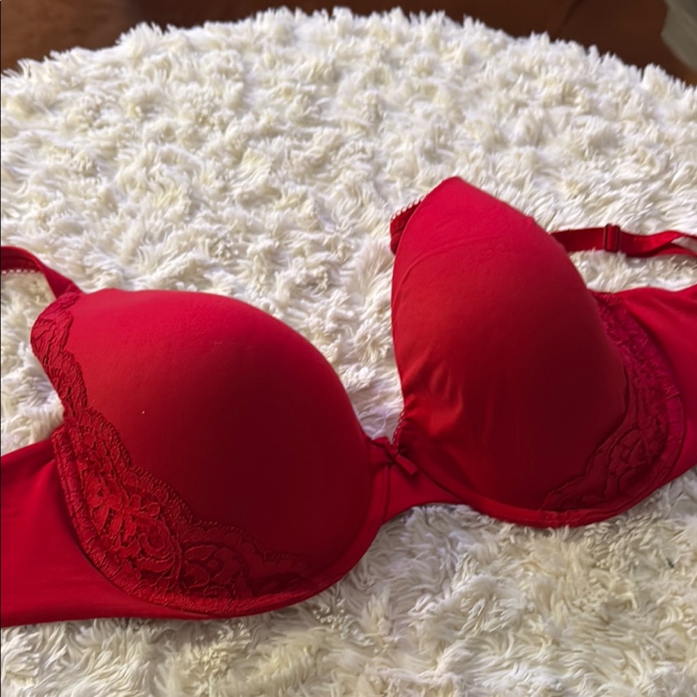 Victoria's Secret Red T-Shirt Bra with Underwire